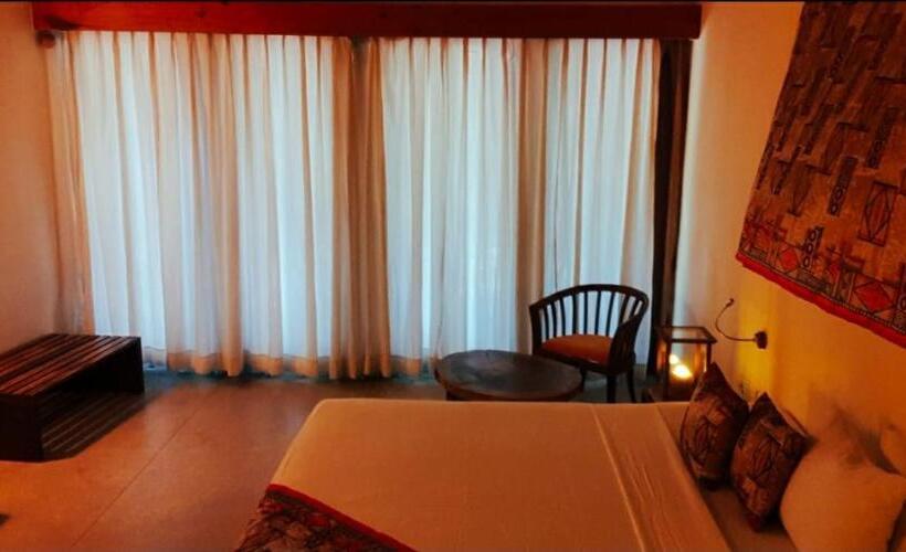 Giman Free Beach Resort