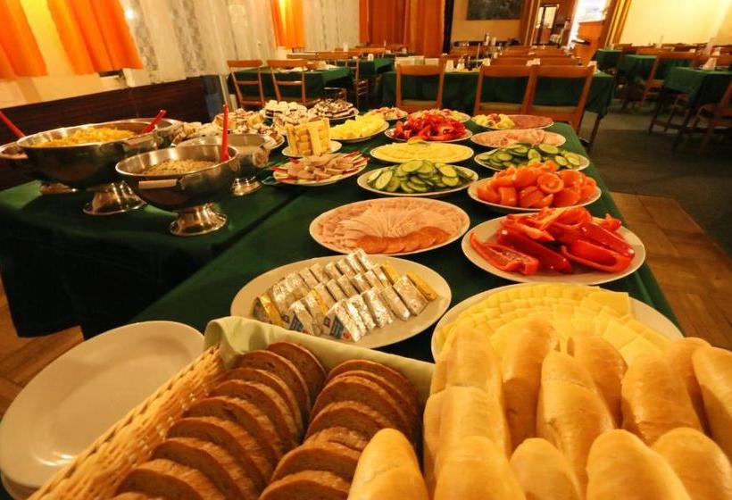 فندق Astoria With Private Skibus