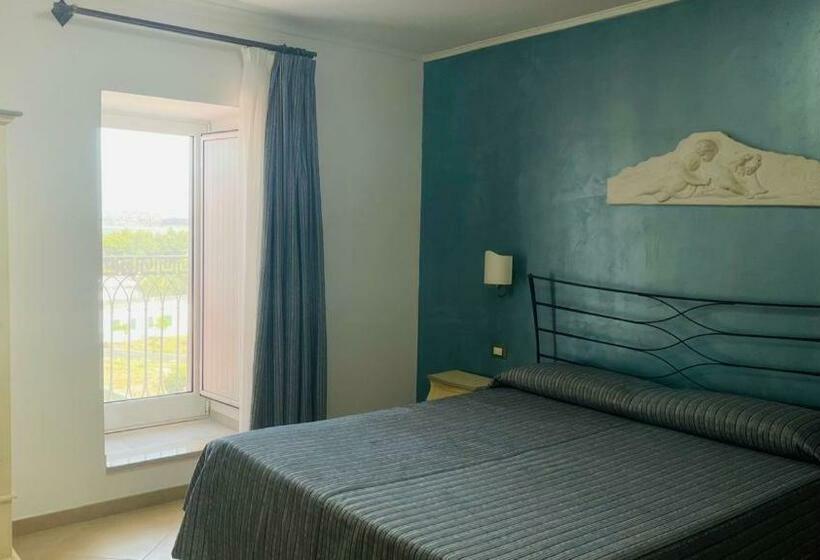 هتل Boutique Il Castellino Relais