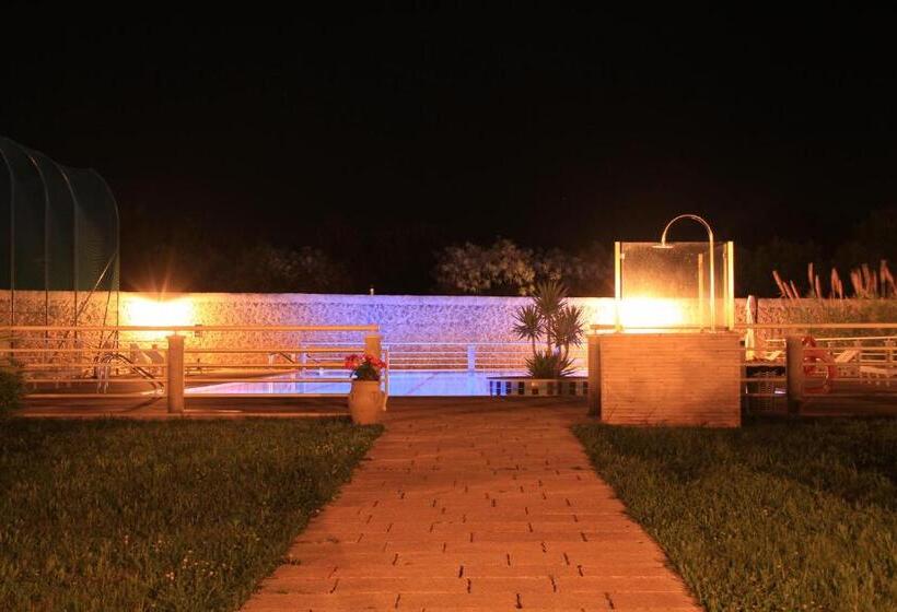 هتل Boutique Il Castellino Relais