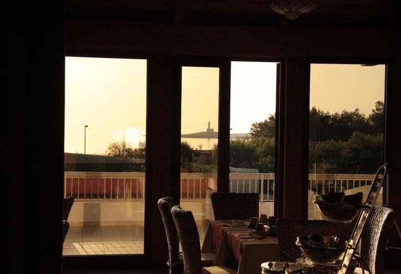 هتل Boutique Il Castellino Relais