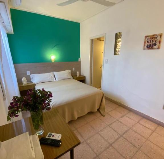 Отель California