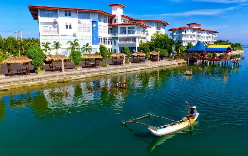 Отель East Lagoon