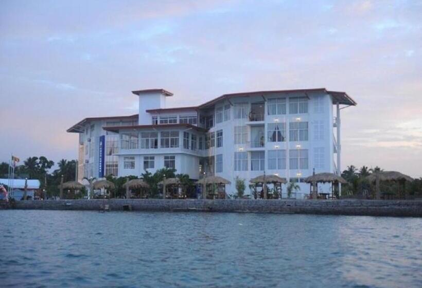 Отель East Lagoon