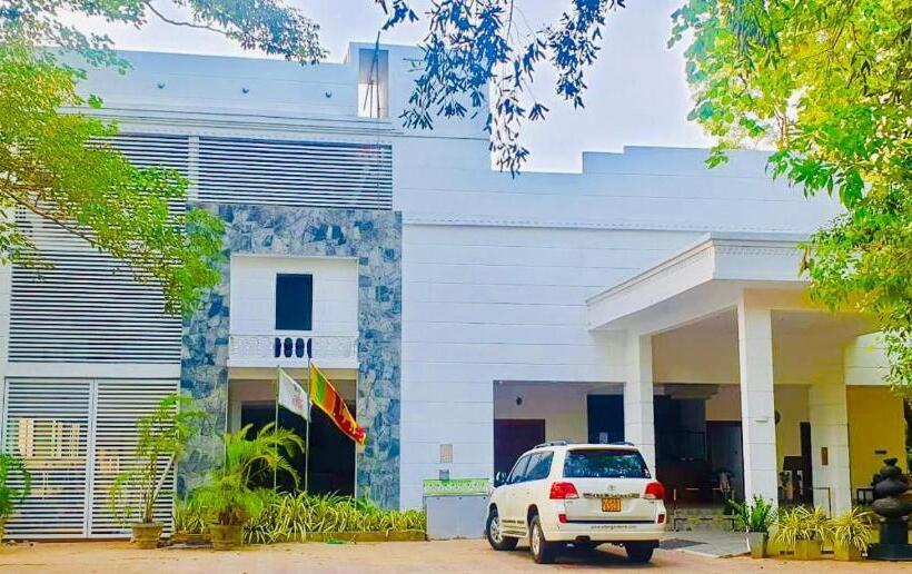 ホテル Eden Garden