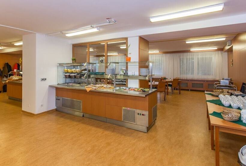 ホテル Garni Všb