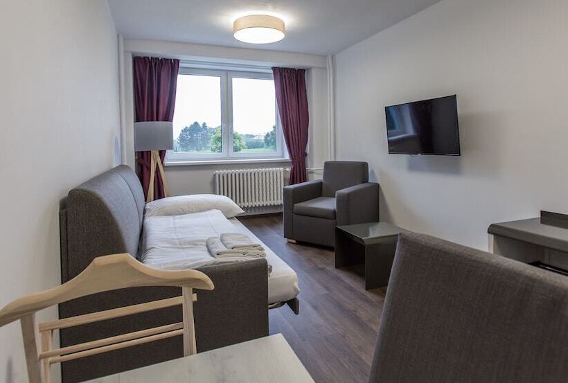 ホテル Garni Všb