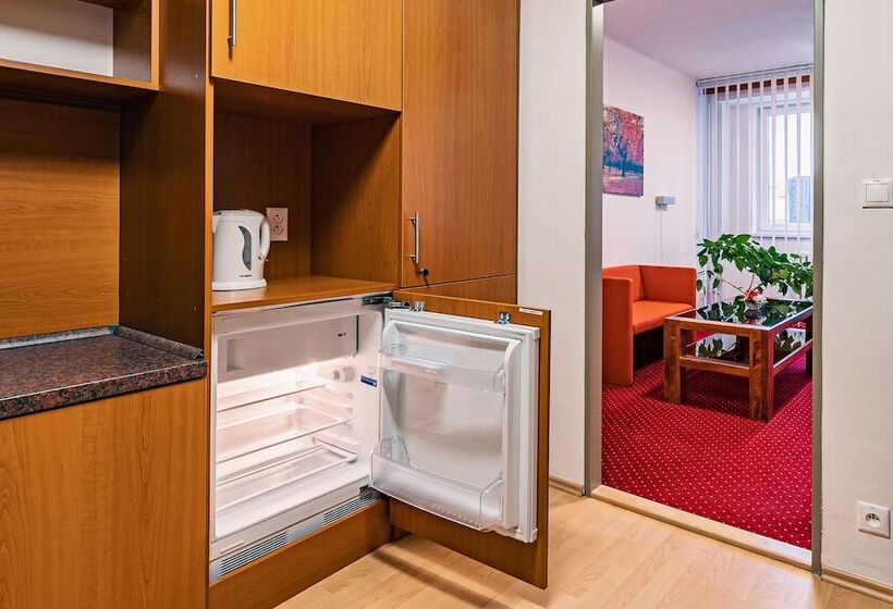 ホテル Garni Všb