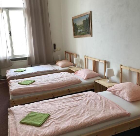 هتل Hostel Moravia Ostrava