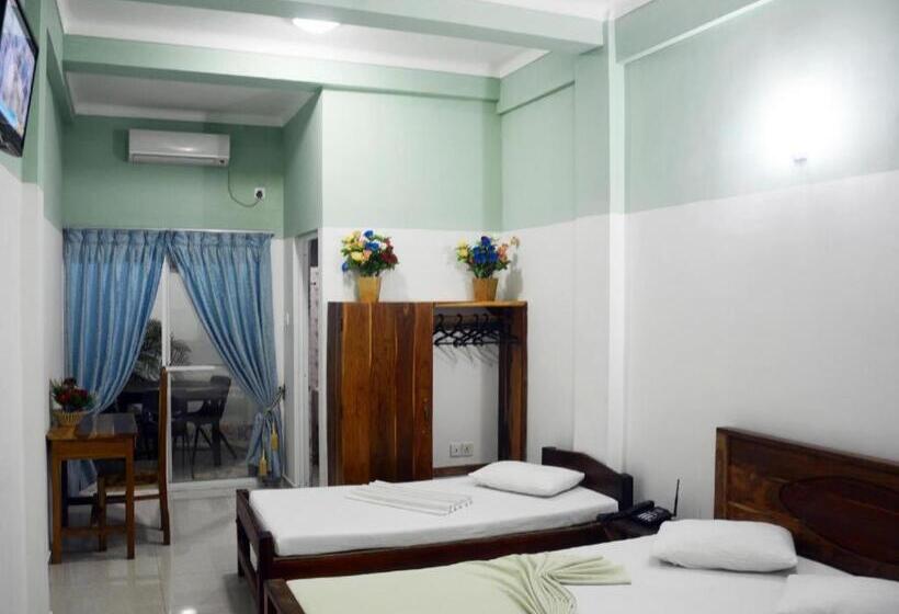 Kings Hotel Restaurant And Bar