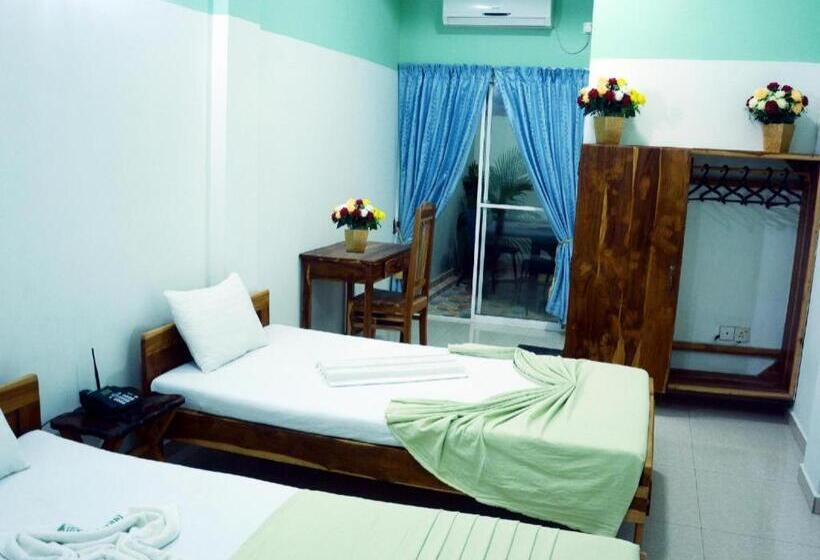 Kings Hotel Restaurant And Bar