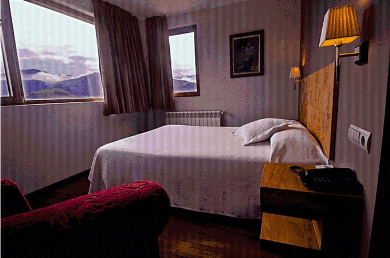 فندق La Casona De Abamia