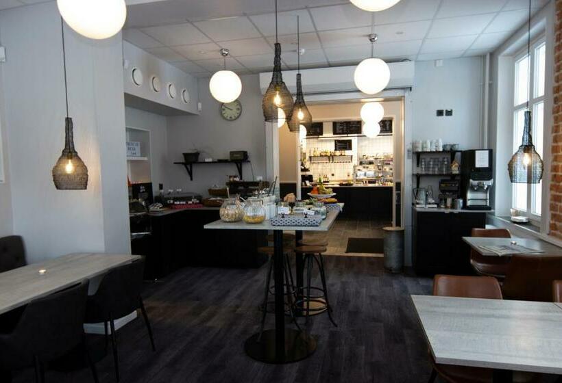 호텔 Livin Station