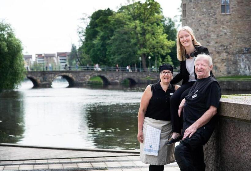 호텔 Livin Station