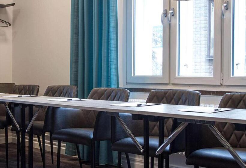 호텔 Livin Station