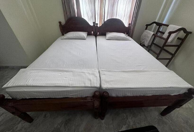 Отель N Joy Inn