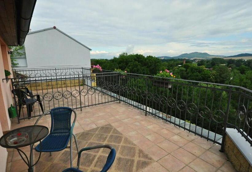 Szálloda Na Hradbách