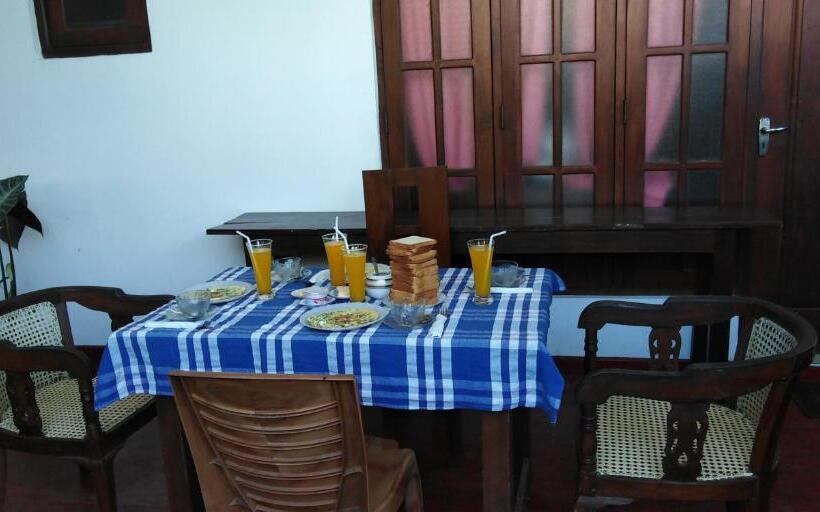 Hotel Pearl Resort Mirissa