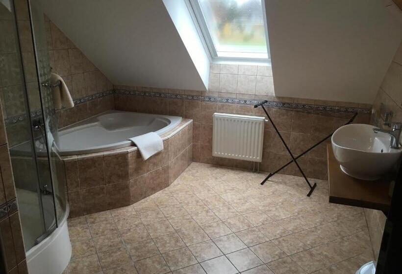 酒店 Rustikal Hustopeče   Vinný Ráj S Cimbálem A Chutěmi Jižní Moravy