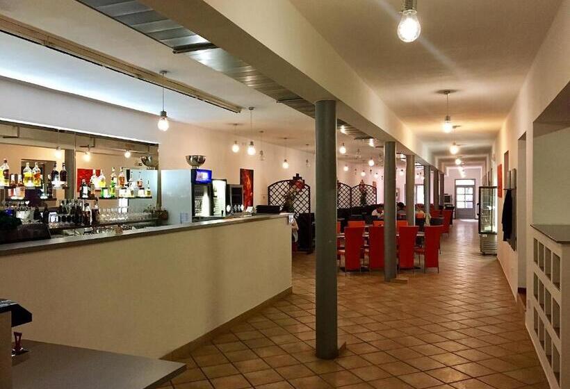 酒店 Rustikal Hustopeče   Vinný Ráj S Cimbálem A Chutěmi Jižní Moravy