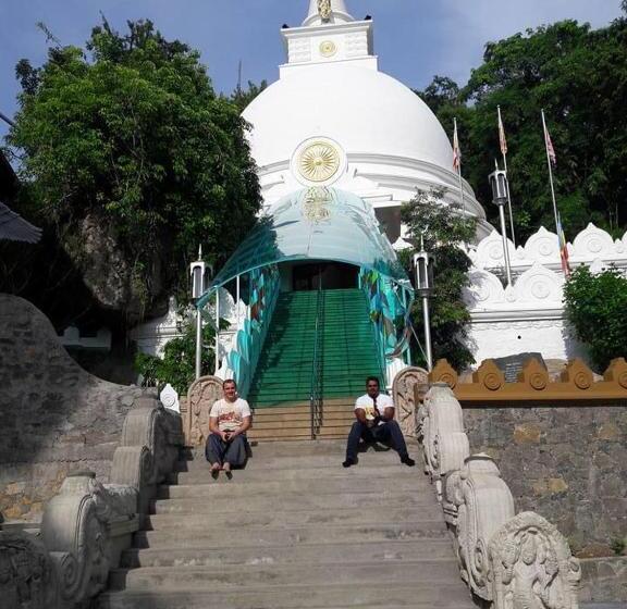 Отель Solomon Beach