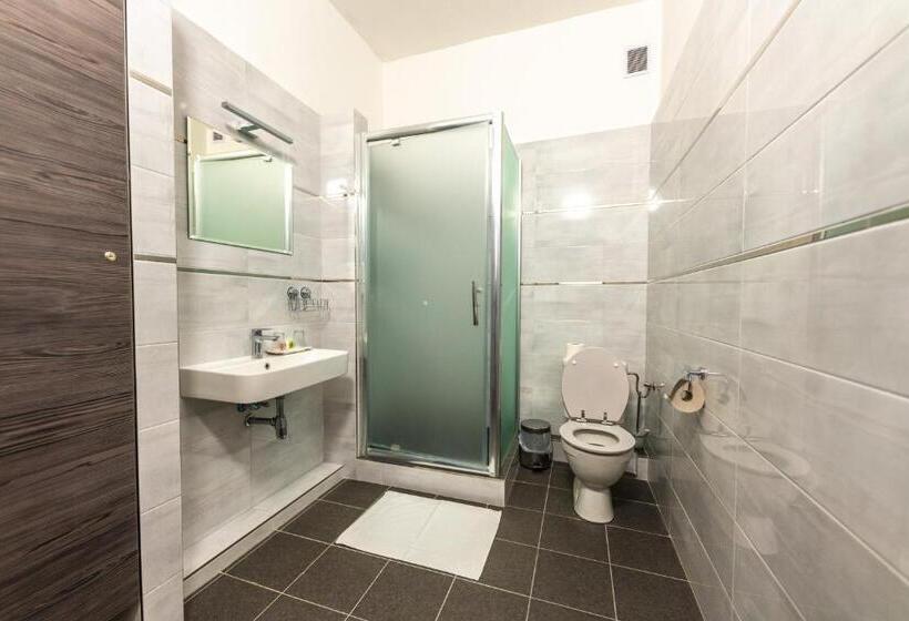 ホテル Třebovská Restaurace