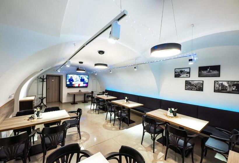 ホテル Třebovská Restaurace