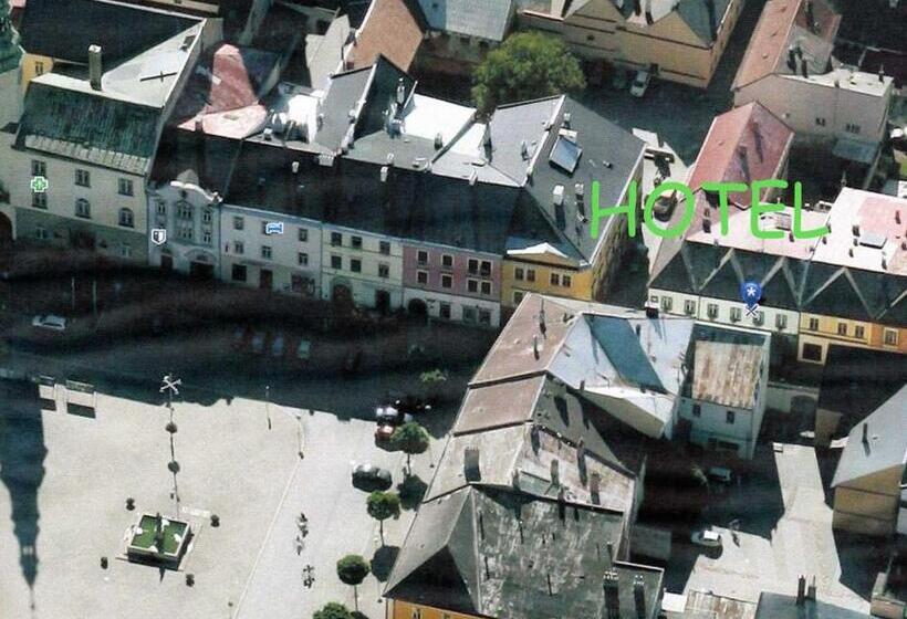 ホテル Třebovská Restaurace