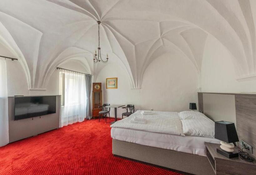 ホテル Třebovská Restaurace