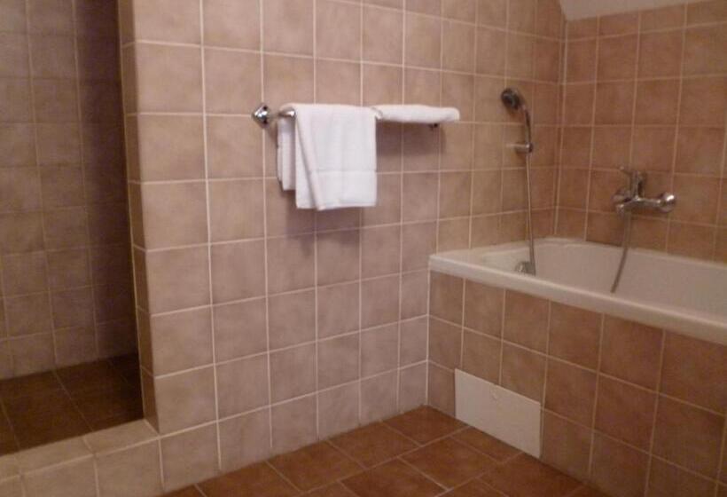 בית מלון כפרי U Apoštola