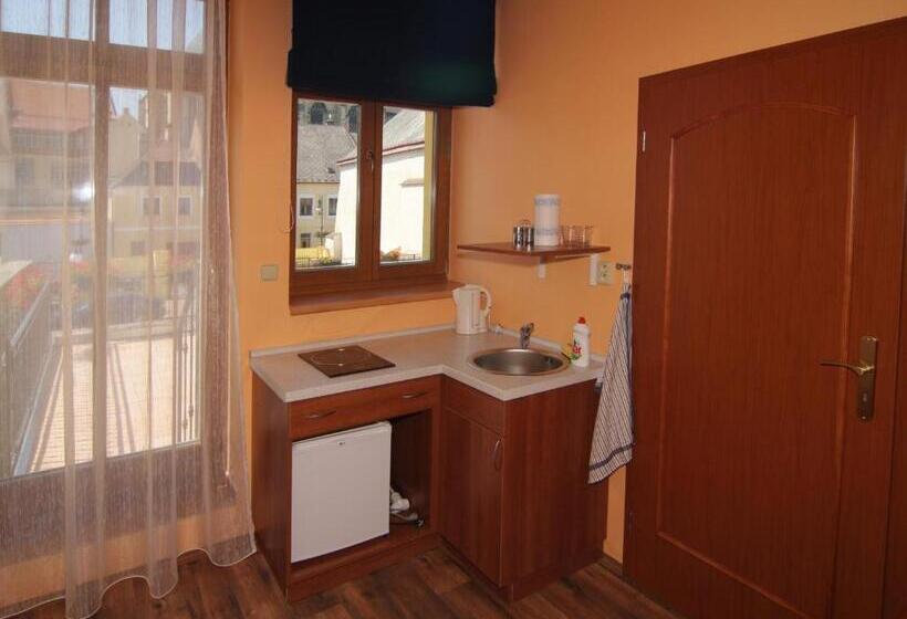 בית מלון כפרי U Radnice