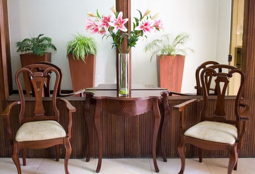 酒店 Victoria Plaza