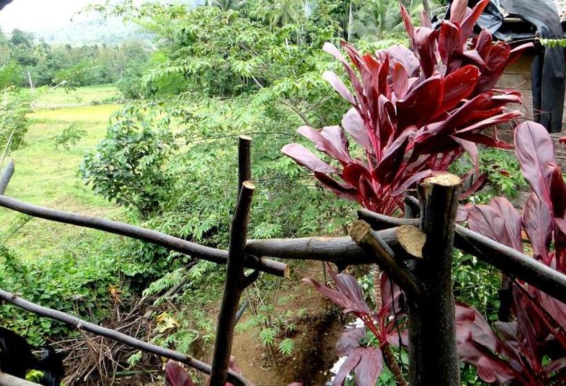 מוטל Deniyaya National Backpackers Hostel