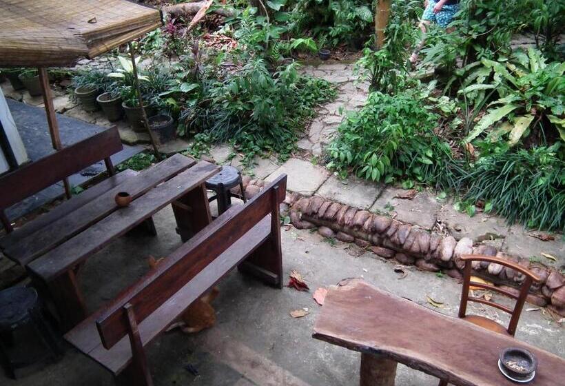 מוטל Deniyaya National Backpackers Hostel