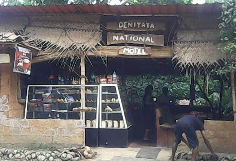 מוטל Deniyaya National Backpackers Hostel