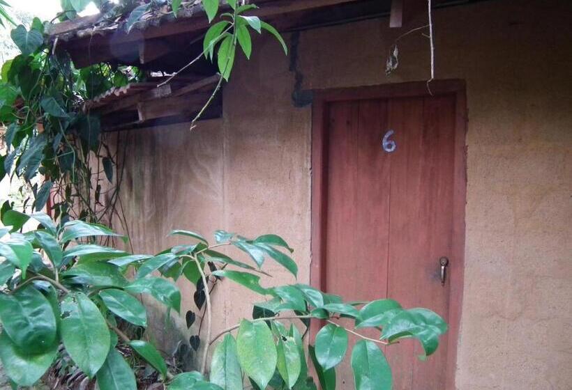 מוטל Deniyaya National Backpackers Hostel