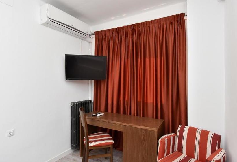 مُتل Nou Parador De Gualda