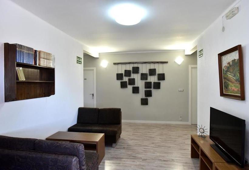 مُتل Nou Parador De Gualda