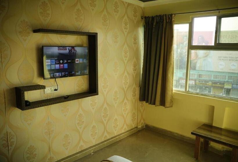 בית מלון כפרי Airport Heaven