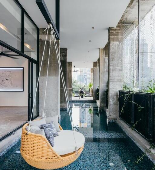 Отель Lloyd S Inn Kuala Lumpur