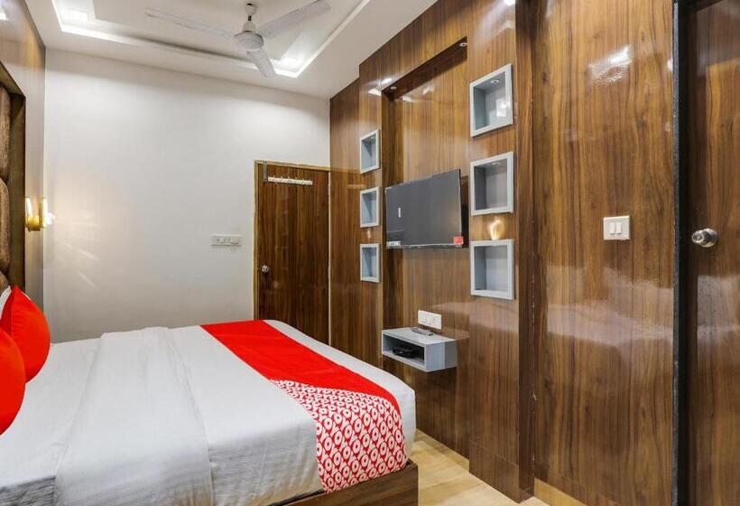 Oyo Hotel Bhanu Villa