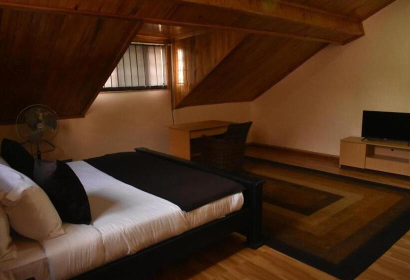 پانسیون Ezeife Guesthouse