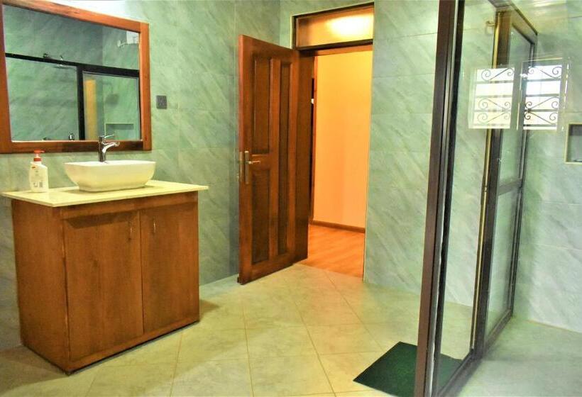 پانسیون Ezeife Guesthouse