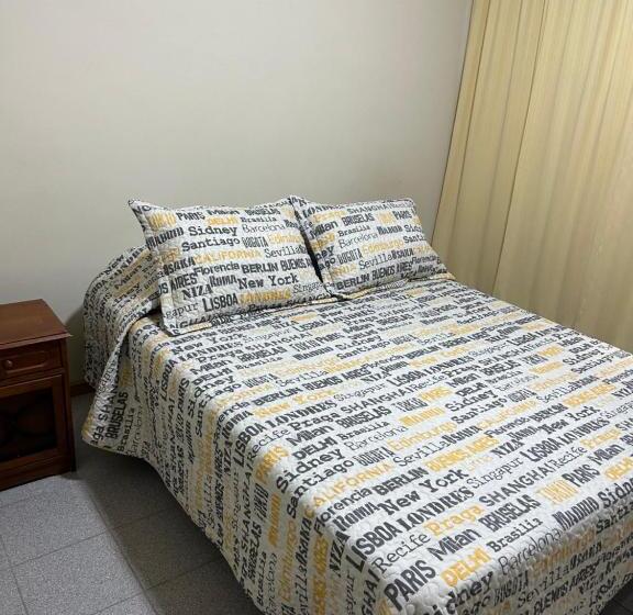 بنسيون Hostal Obispo Labbé