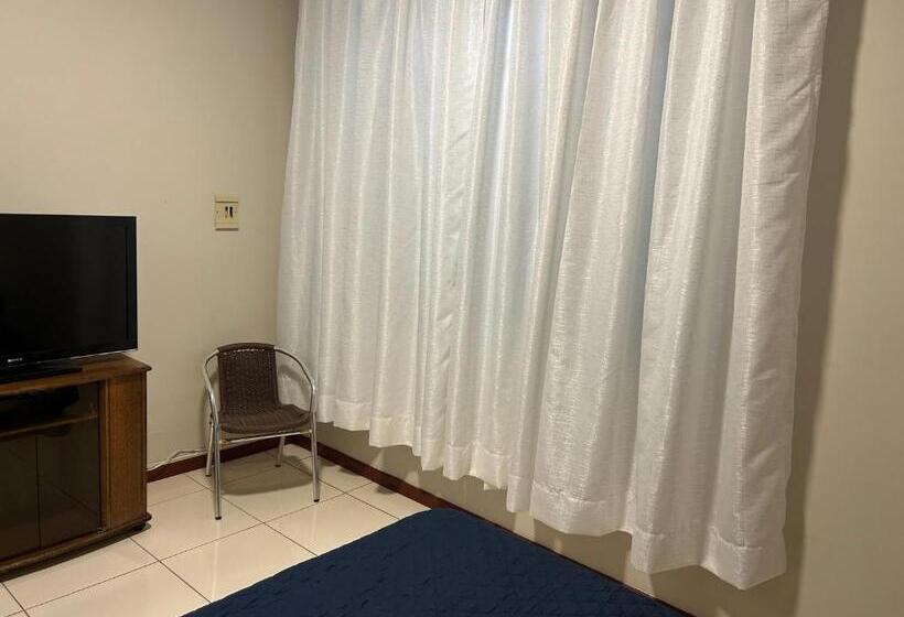 بنسيون Hostal Obispo Labbé