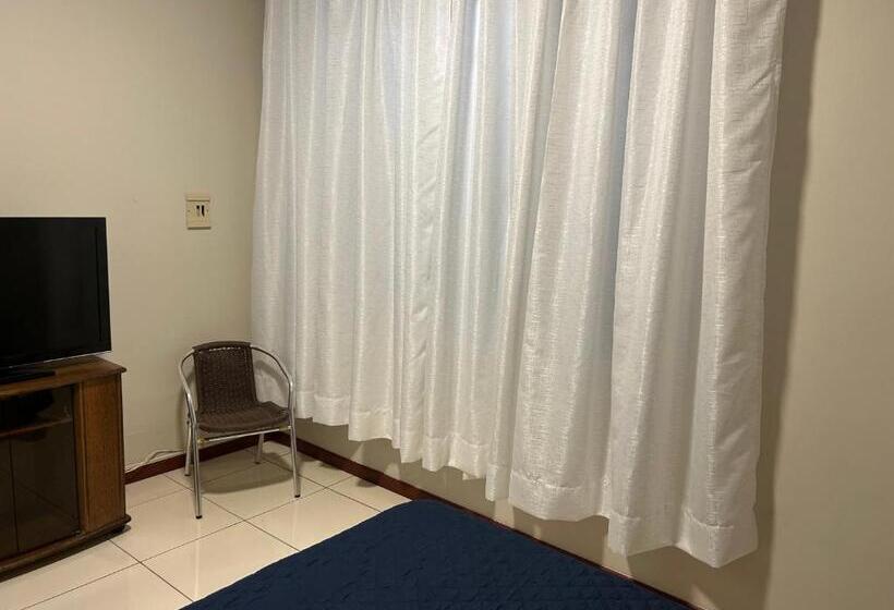 بنسيون Hostal Obispo Labbé