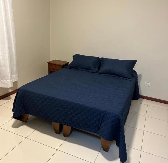 بنسيون Hostal Obispo Labbé