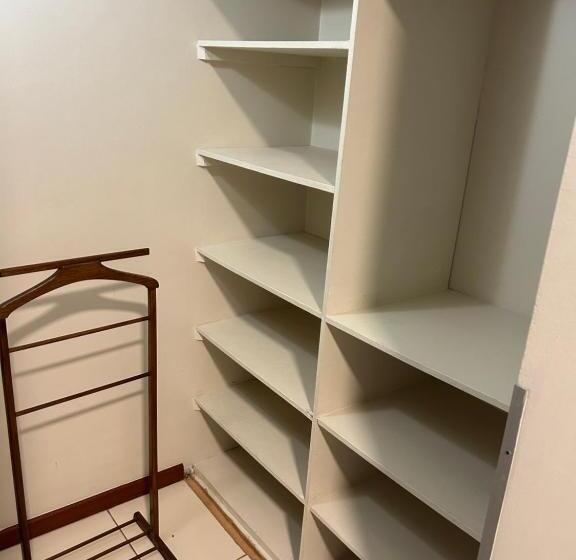 بنسيون Hostal Obispo Labbé