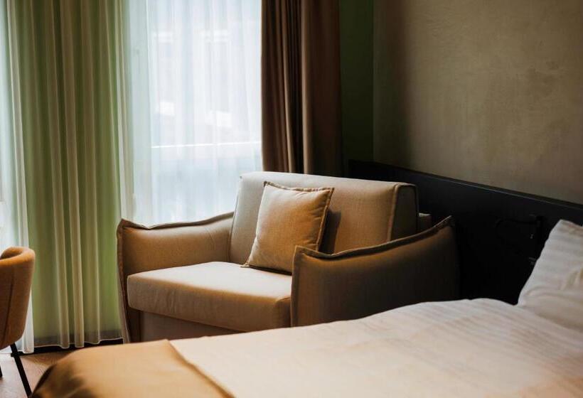 هتل 1863 Boutique