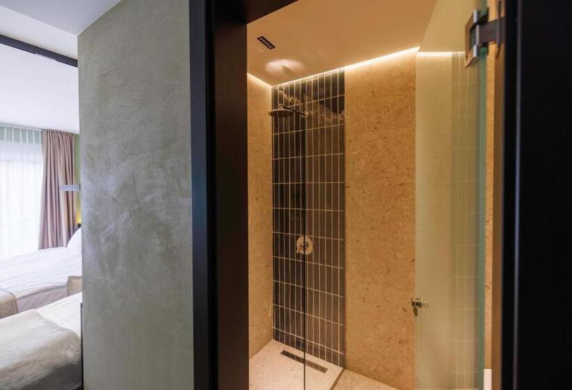 هتل 1863 Boutique